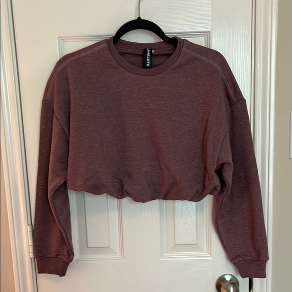NWT Alphalete Bubble Crew Crop Sweatshirt - Picture 2 of 8